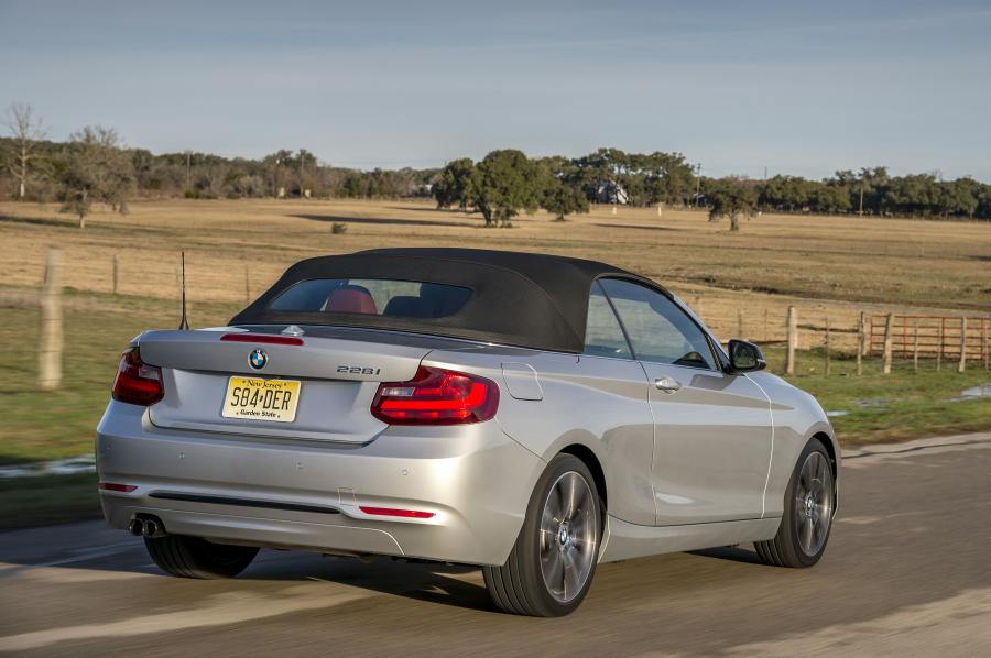  BMW 228i Convertible Sport Line 2015 года  (US) (фото 14 из 30)
